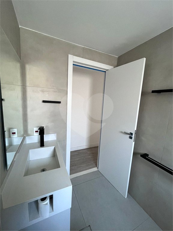 Sobrado à venda com 3 quartos em Parada Inglesa, São Paulo, SP