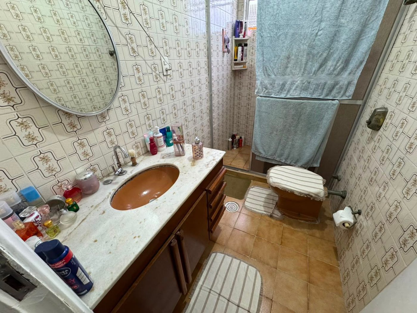Apartamento com 2 dormitórios e suíte + dependência de serviço completa na Ponta da Praia – Localização privilegiada próximo à Praça Dino Bueno