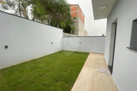 Sobrado à venda com 3 quartos, sendo 1 suíte, em Villa Di Cesar, Mogi das Cruzes, SP