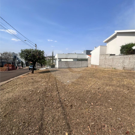 Terreno à venda em Residencial Village Damha II, Araraquara, SP