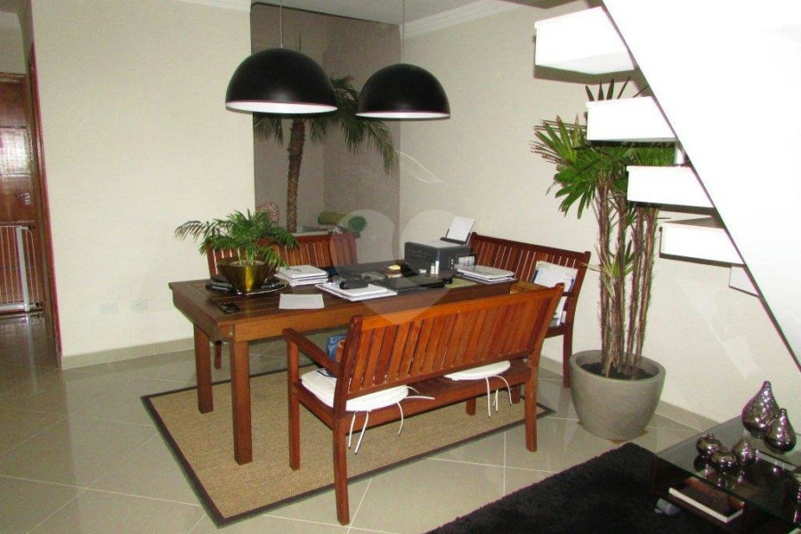 Sobrado à venda com 3 quartos, sendo 1 suíte,  em Vila Constança, São Paulo, SP