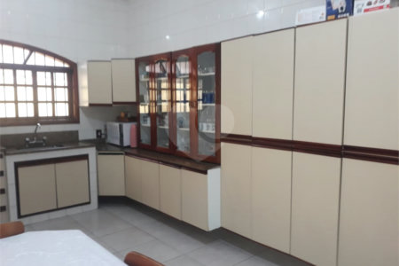 Sobrado à venda com 3 quartos, sendo 1 suíte, em Jardim Flórida, São Roque, SP