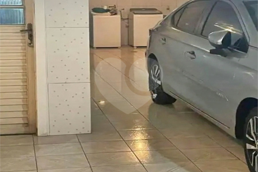 Sobrado à venda com 3 quartos, sendo 1 suíte, em Vila Constança, São Paulo, SP