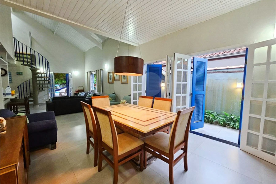 Casa à venda com 5 quartos, sendo 3 suítes, em Riviera de São Lourenço, Bertioga, SP