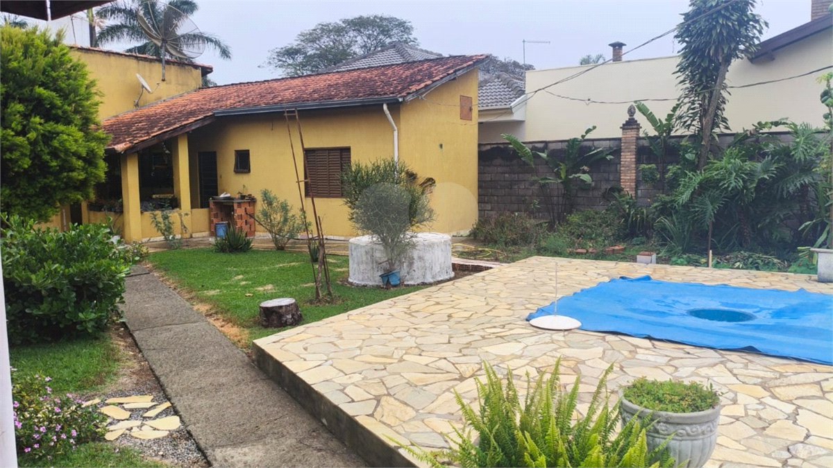 Chácara à venda com 4 quartos, sendo 1 suíte,  em Vale San Fernando, Itapetininga, SP