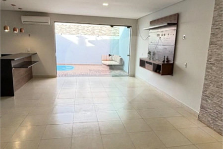 Casa à venda com 3 quartos, sendo 1 suíte, no condomínio Solar das Torres, Cuiabá - MT