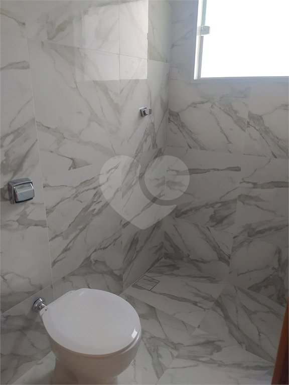 Sobrado à venda com 3 quartos, sendo 1 suíte,  no Centro, Bom Jesus dos Perdões, SP