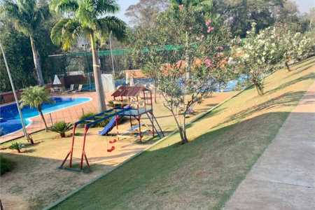 Casa à venda com 3 quartos, sendo 1 suíte, no condomínio Village Moutonnée, Salto - SP