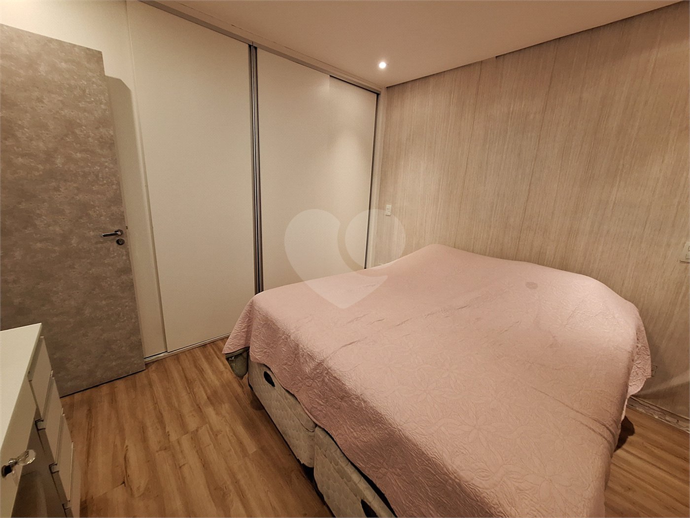 Casa à venda com 3 quartos, sendo 1 suíte, em Chora Menino, São Paulo, SP