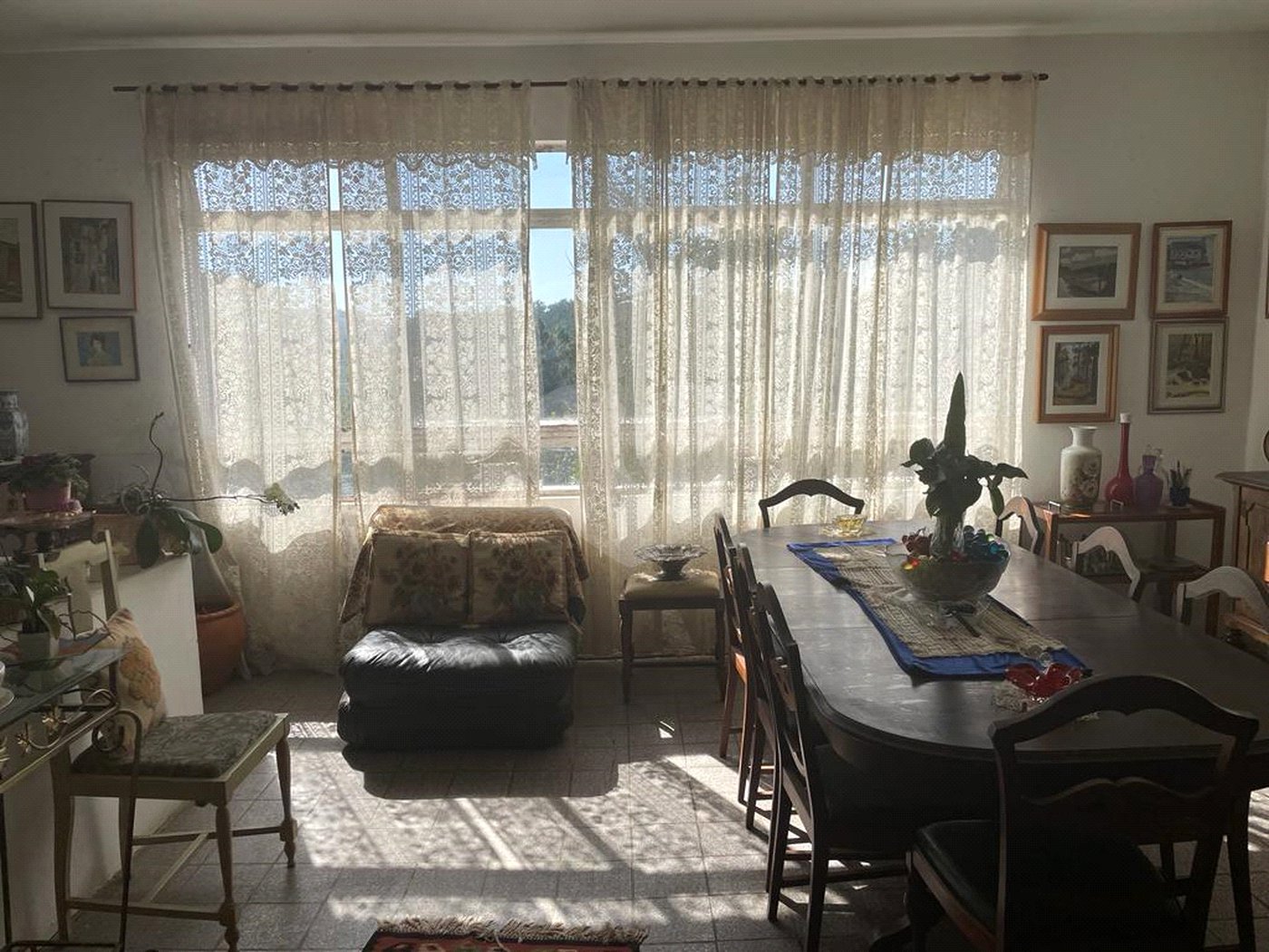 Casa à venda com 3 quartos, sendo 1 suíte, no condomínio Estância Marambaia, Vinhedo - SP