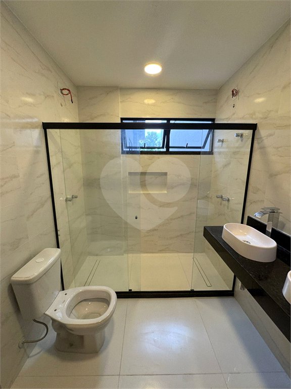 Casa à venda com 5 quartos, sendo 4 suítes, no condomínio Grand Park, Rio de Janeiro - RJ