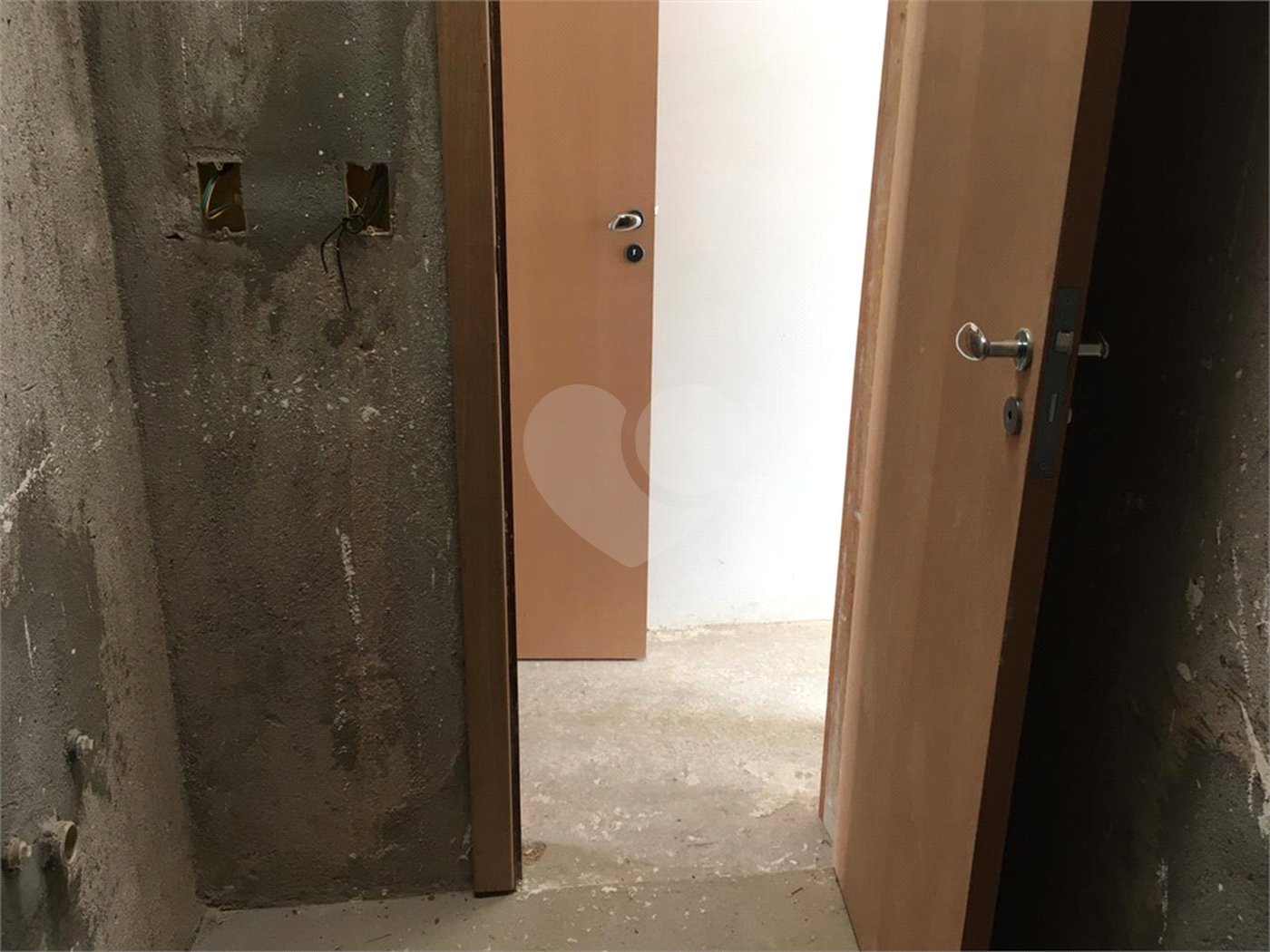 Casa à venda com 4 quartos, sendo 3 suítes,  em Vila Monumento, São Paulo, SP