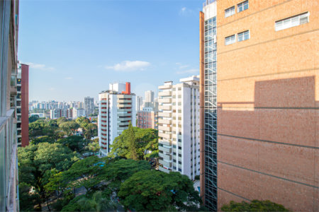 Apartamento à venda com 3 quartos, sendo 1 suíte, em Campo Belo, São Paulo, SP