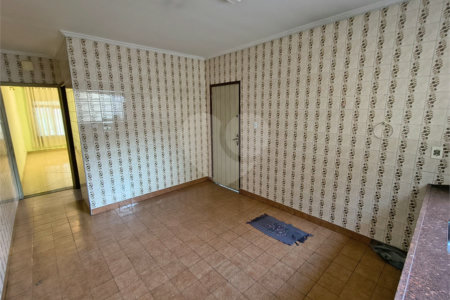 Sobrado à venda com 3 quartos em Vila Paulo Silas, São Paulo, SP