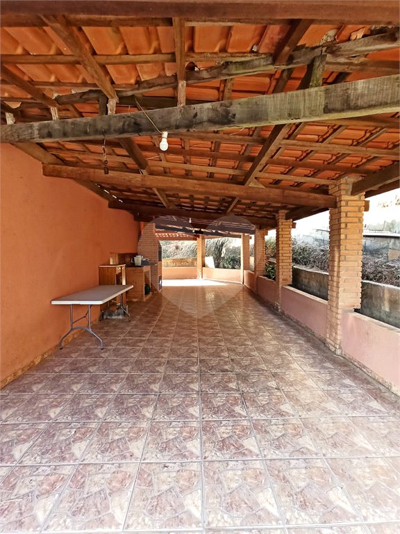 Chácara à venda com 3 quartos, sendo 1 suíte, em Vale das Flores (canguera), São Roque, SP