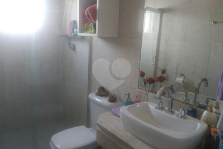 Casa à venda com 3 quartos, sendo 1 suíte, no condomínio Algarve Residencial, São Paulo - SP