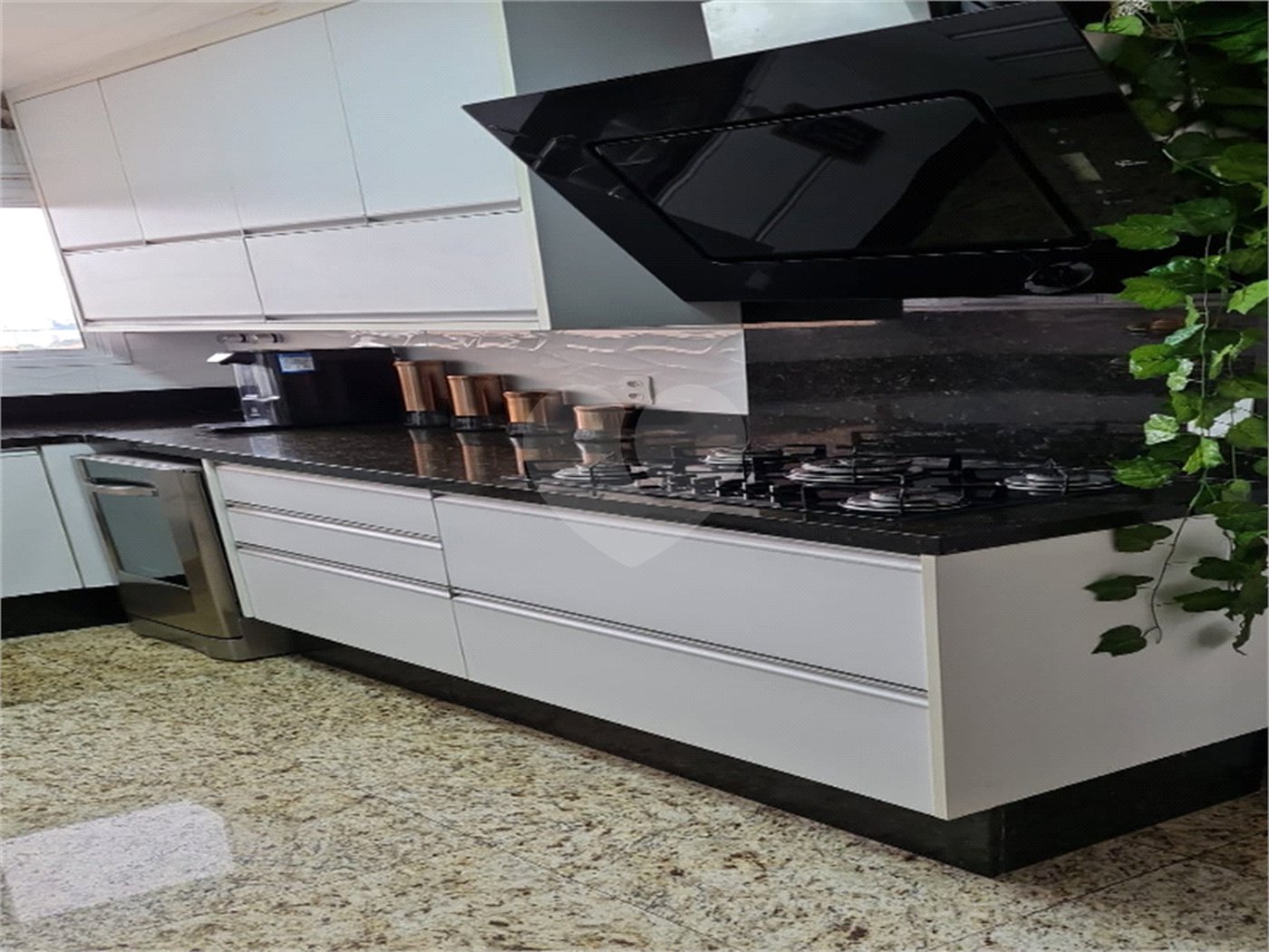 Apartamento à venda com 4 quartos, sendo 3 suítes, em Ipiranga, São Paulo, SP