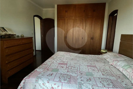 Sobrado à venda com 4 quartos, sendo 2 suítes,  em Parque Nova Suíça, Valinhos, SP