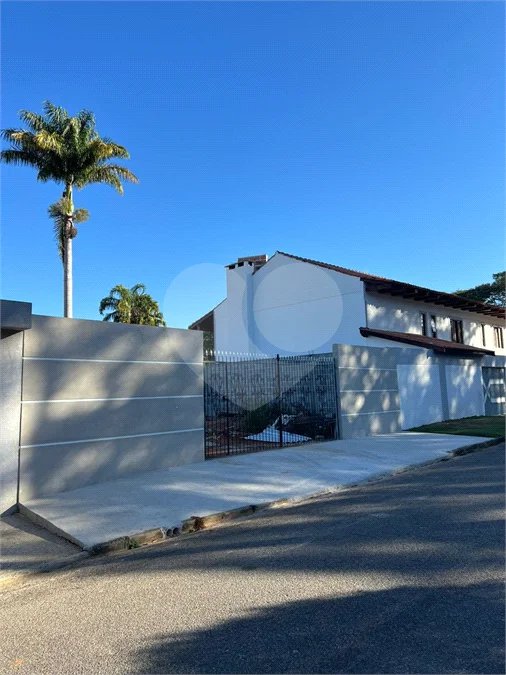 Em bairro nobre está o seu maravilhoso lote em Atibaia, Venha conhecer.