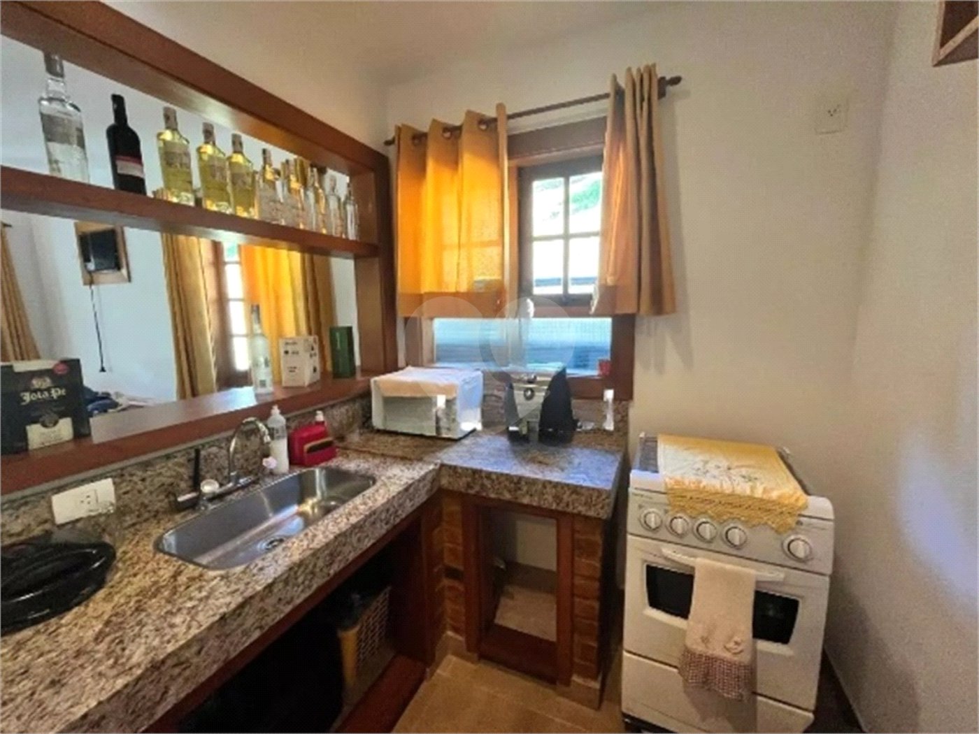 Casa à venda com 4 suítes no condomínio Quinta do Lago, Petrópolis - RJ