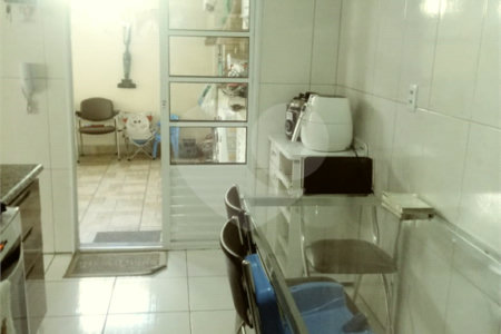 Casa à venda com 2 quartos, sendo 1 suíte, no condomínio Jardim Débora, Poá - SP