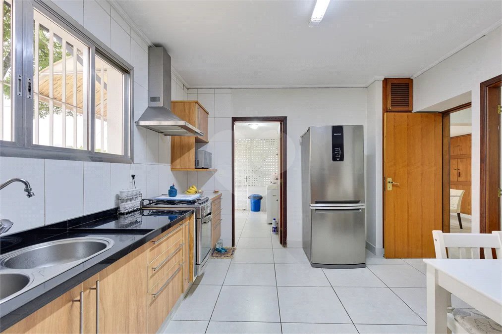 Sobrado à venda com 3 quartos, sendo 1 suíte,  em Alto da Boa Vista, São Paulo, SP