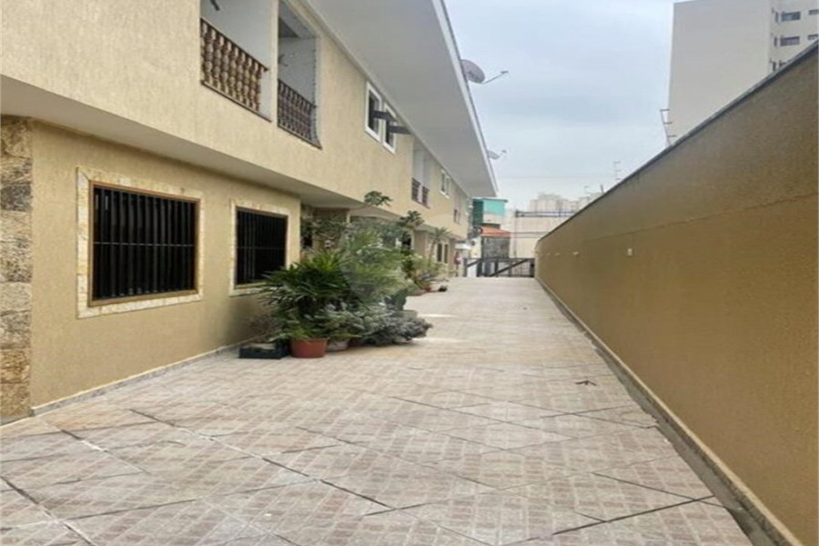Casa à venda com 3 quartos, sendo 1 suíte, no condomínio Beatriz, São Paulo - SP