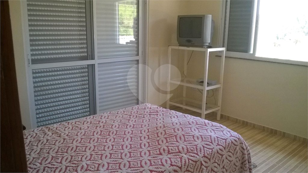 Chácara à venda com 4 quartos, sendo 2 suítes,  em Batatuba, Piracaia, SP
