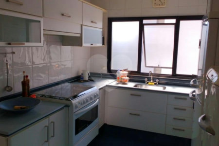 Apartamento à venda com 4 quartos, sendo 3 suítes, em Vila Andrade, São Paulo, SP