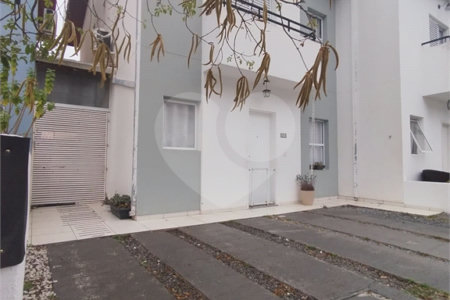 Casa à venda com 2 quartos, sendo 1 suíte, no condomínio Residencial Viva Vida, Cotia - SP