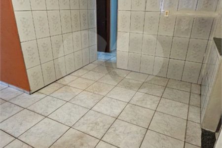 Excelente Casa Residencial no São Carlos 5 com 3 Quartos (1 Suíte) e Garagem Coberta para 2 Carros