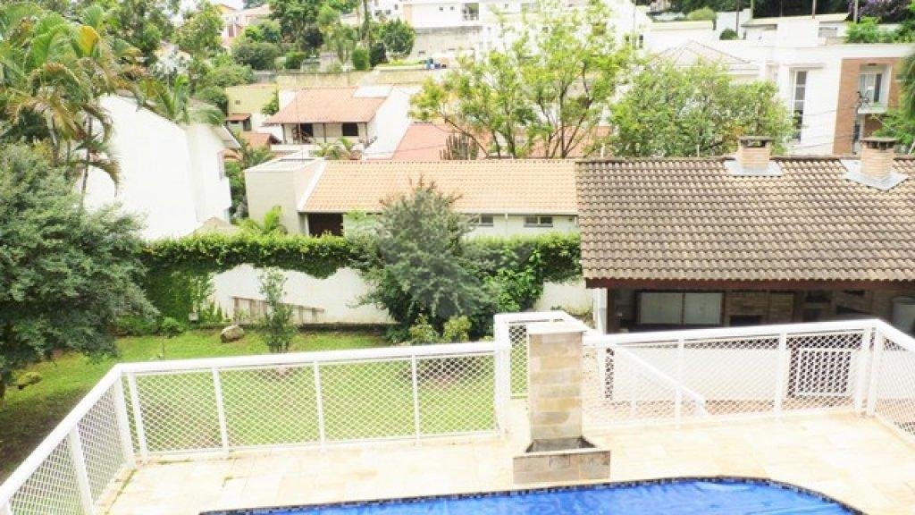Sobrado à venda com 4 quartos, sendo 3 suítes, em Tremembé, São Paulo, SP