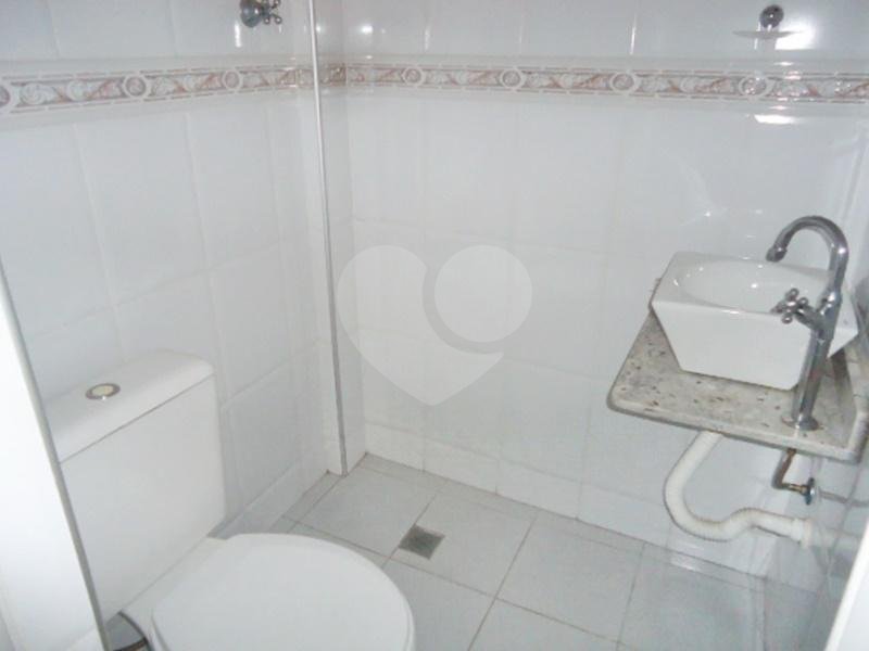 Sobrado à venda com 3 quartos, sendo 1 suíte, em Vila Constança, São Paulo, SP
