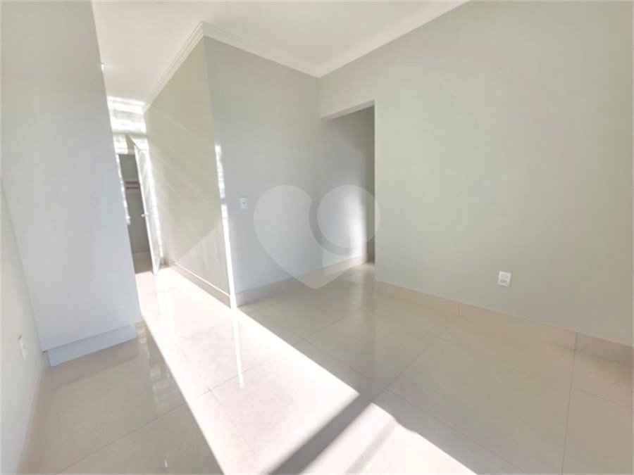 Casa à venda com 3 suítes em Marambaia, Vinhedo, SP