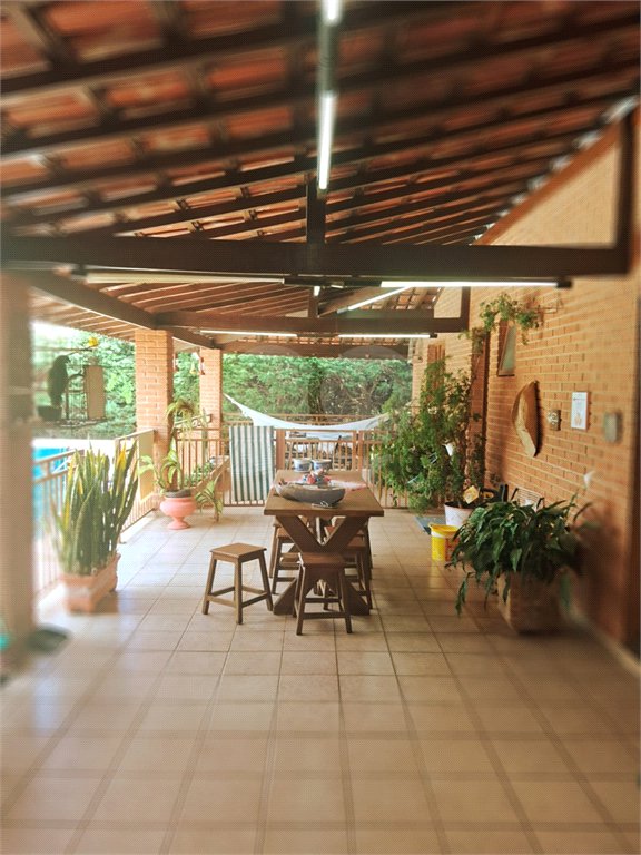 Casa à venda com 3 quartos, sendo 1 suíte, no condomínio Acmti - Colinas do Mosteiro, Terras de Itaici e Recanto dos Pássaros, Indaiatuba - SP
