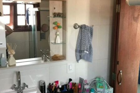 Casa à venda com 3 quartos, sendo 1 suíte, no condomínio Residencial Gabriela, São Paulo - SP