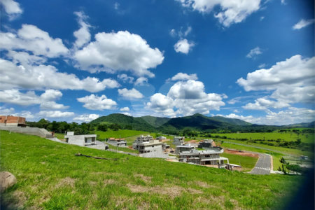 Terreno à venda no condomínio Greenfild, Atibaia - SP