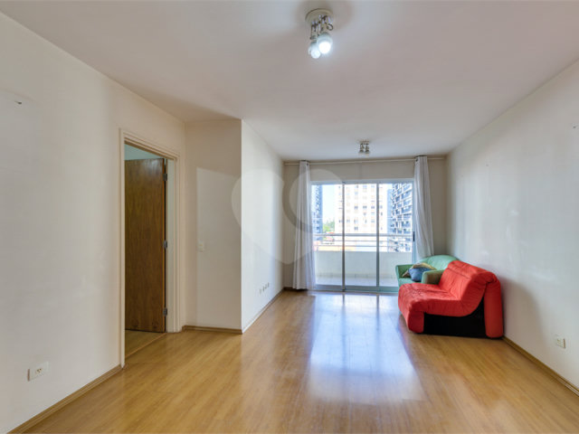 Apartamento à venda com 3 quartos, sendo 1 suíte,  em Chácara Santo Antônio (zona Sul), São Paulo, SP