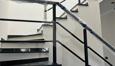 Sobrado à venda com 3 quartos, sendo 1 suíte,  em Vila Babilônia, São Paulo, SP