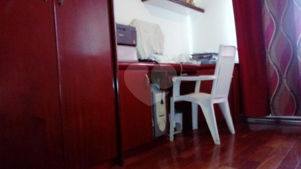 Sobrado à venda com 4 quartos, sendo 2 suítes, em Vila Nivi, São Paulo, SP