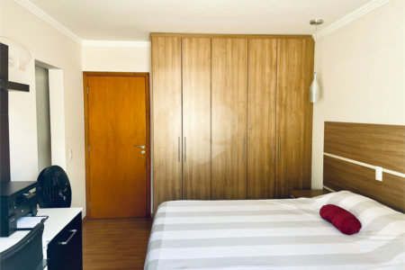 Casa à venda com 3 quartos, sendo 1 suíte, no condomínio Shambala I, Atibaia - SP
