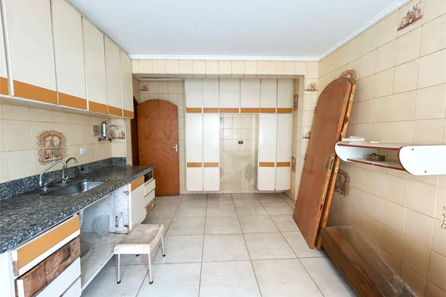 Sobrado à venda com 4 quartos, sendo 3 suítes, em Vila Prudente, São Paulo, SP