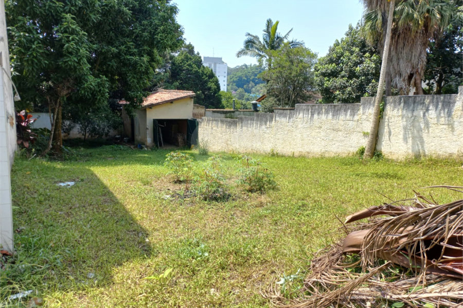 Terreno à venda com 2 quartos, sendo 1 suíte, em Jardim Floresta, São Paulo, SP