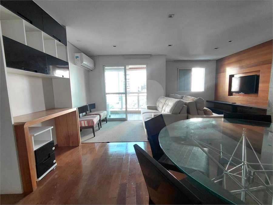 Apartamento à venda com 3 quartos, sendo 1 suíte,  em Vila Romana, São Paulo, SP