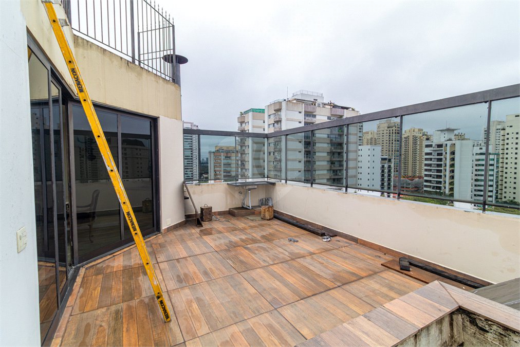 Duplex à venda com 4 quartos, sendo 3 suítes, em Campo Belo, São Paulo, SP