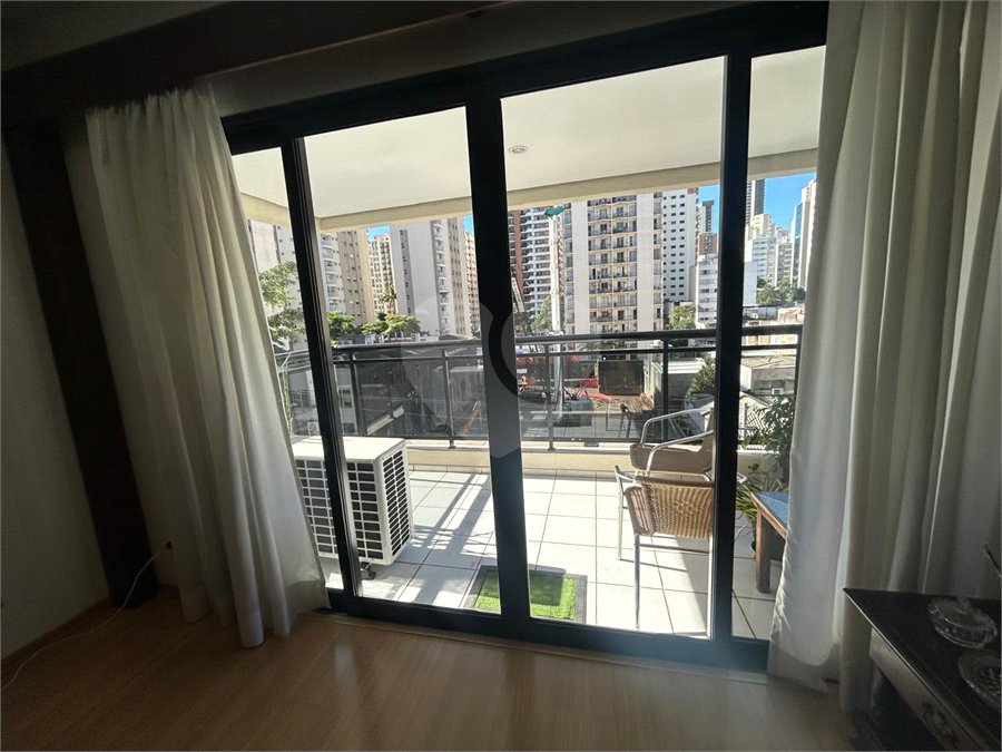 Apartamento à venda com 4 quartos, sendo 2 suítes, em Pinheiros, São Paulo, SP
