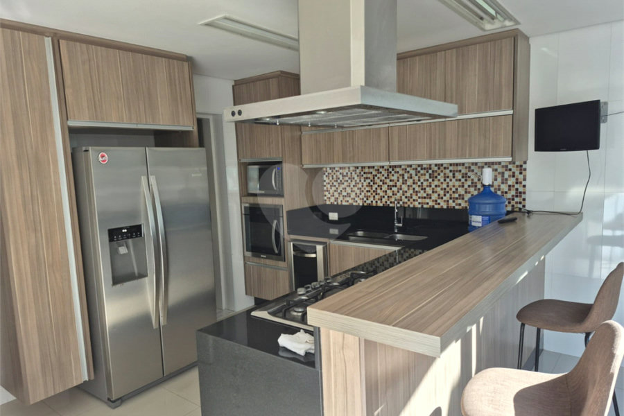 Casa para alugar com 5 quartos, sendo 4 suítes, no condomínio Colinas Japore, São Paulo - SP