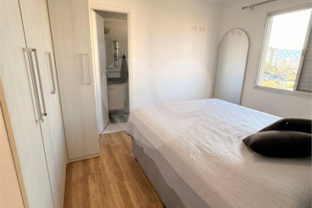 Apartamento à venda com 3 quartos, sendo 1 suíte,  em Parque Santana, Mogi das Cruzes, SP