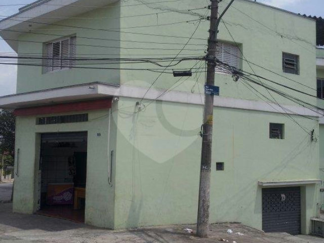 Sobrado à venda com 3 quartos no Brasilândia, São Paulo, SP