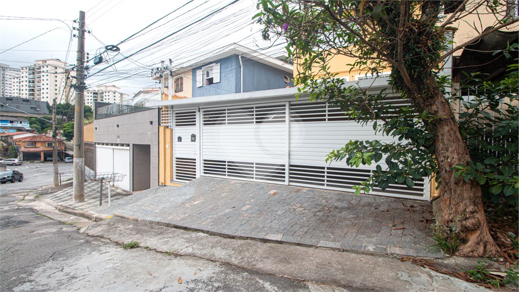 Sobrado à venda com 4 quartos, sendo 1 suíte, em Jardim Peri Peri, São Paulo, SP